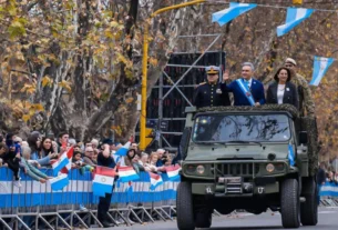 Martín Llaryora encabezó el acto central por el Día de la Independencia en Colonia Caroya
