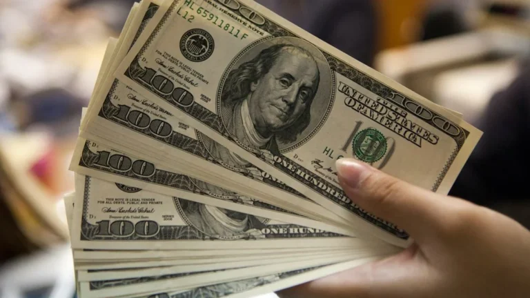 El dólar oficial y el «blue» volvieron a subir