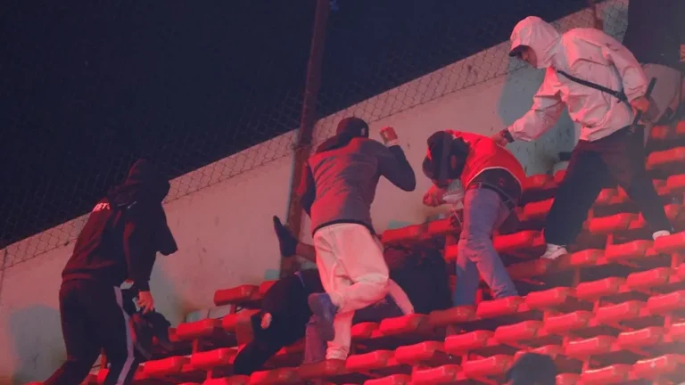 Incidentes en Independiente y U. de Chile