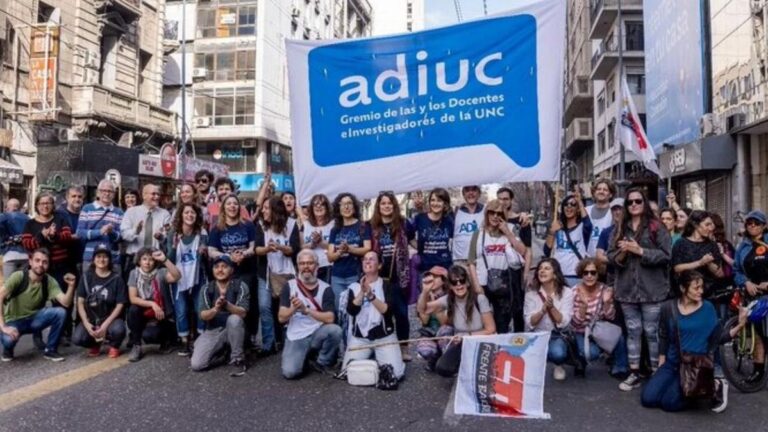 Docentes universitarios de todo el país convocan a una semana de paro