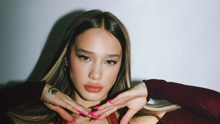 Ángela Torres abrirá los shows de Shakira