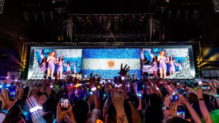 Shakira emocionó a la Argentina con su show